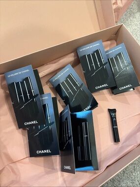CHANEL Le Volume de Chanel Mascara Sampels set( 6 samples )